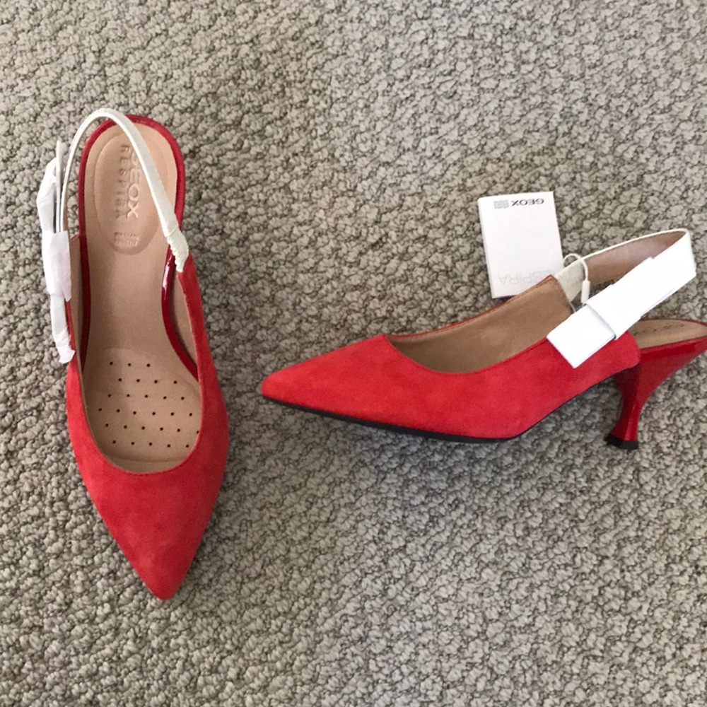 Italian low pump suede Red & white sling back